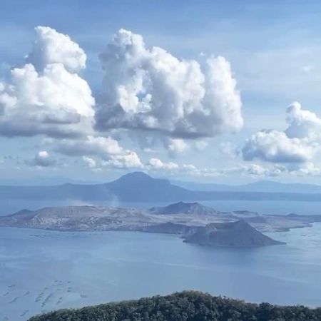 Taal Lake View Wind Residences By Smco Tagaytay City Bagian luar foto