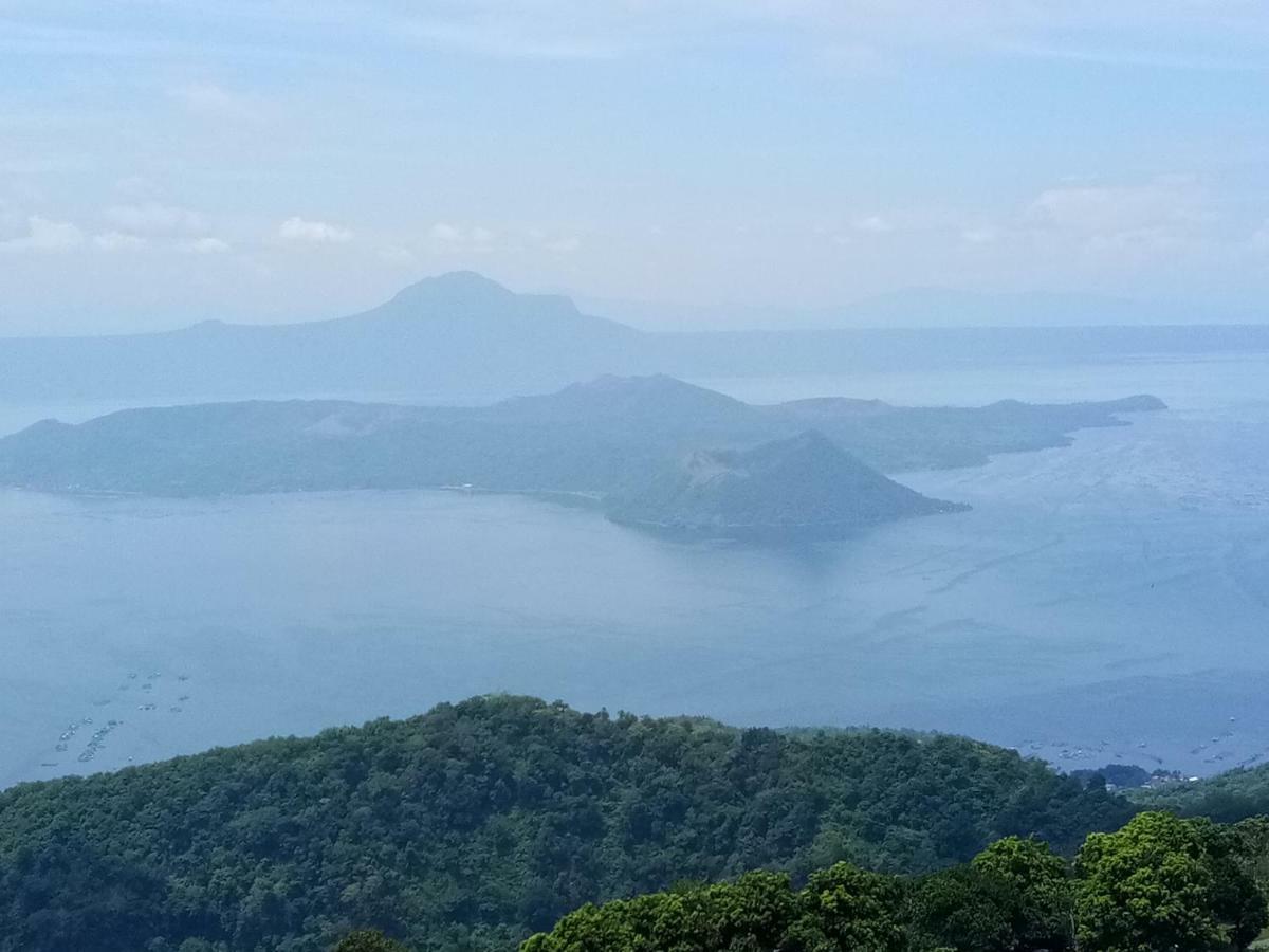 Taal Lake View Wind Residences By Smco Tagaytay City Bagian luar foto